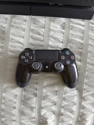 PS4 500GB Negra + 3 Juegos