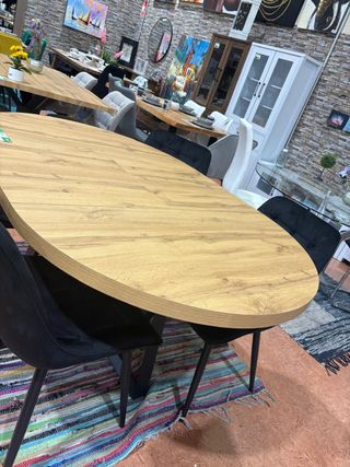 MESA CIRCULAR EXTENSIBLE DE MADERA