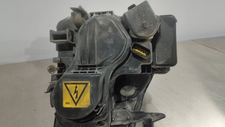 FARO DERECHO RENAULT VEL SATIS (BJ0) G9TD702 8200