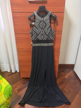 Abito da cerimonia nero con dettagli oro