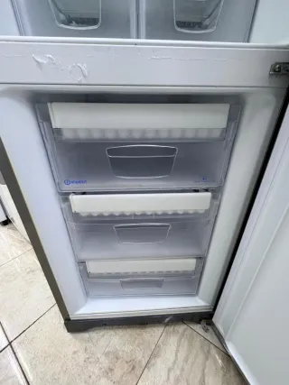 Frigorífico indesit combi No Frost