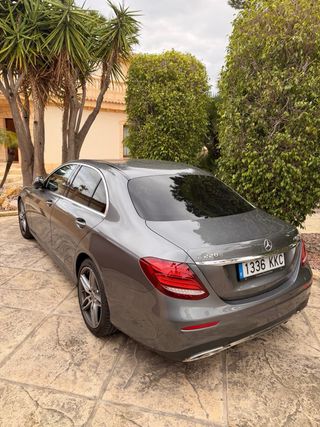 Mercedes-Benz E220