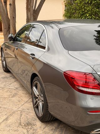 Mercedes-Benz E220