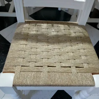 MESA DE COMEDOR Y 6 SILLAS