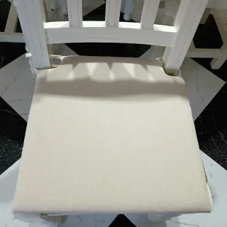 MESA DE COMEDOR Y 6 SILLAS