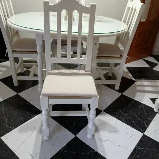 MESA DE COMEDOR Y 6 SILLAS