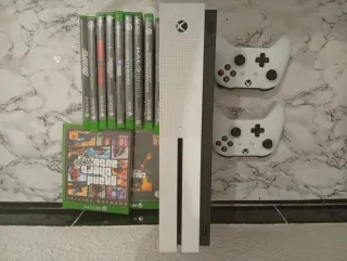 Xbox one series S +12 juegos + 2 mandos