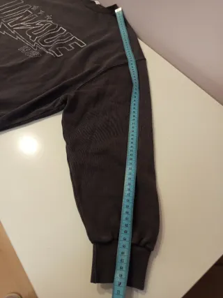 Sudadera amplia gris antracita. Mango, talla S.