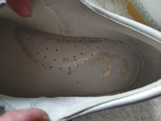 Zapatos Merceditas blancas talla 27 piel. Nuevas