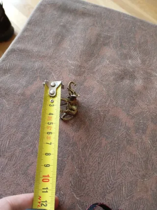 Figura pequeña de bronce elefante