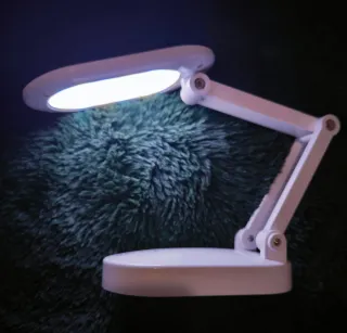 LED RECHARGEABLE DESK LAMP; lampada ricaricabile