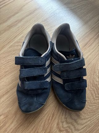 Zapatillas adidas niño vintage azul  Talla 34!!