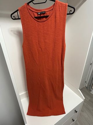 Vestido Zara naranja · Tejido elástico · Talla M