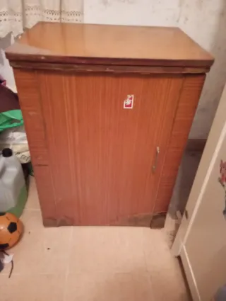 Máquina de coser antigua marca singer