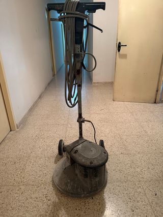 MAQUINA ROTATIVA (MODELO NILFISK)