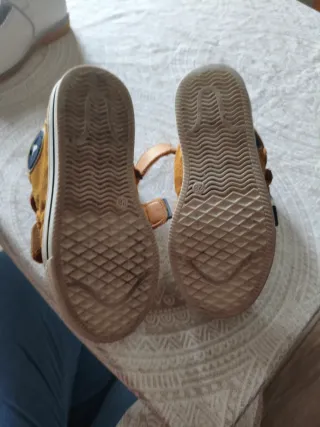 Zapatillas Acebos de piel talla 28.