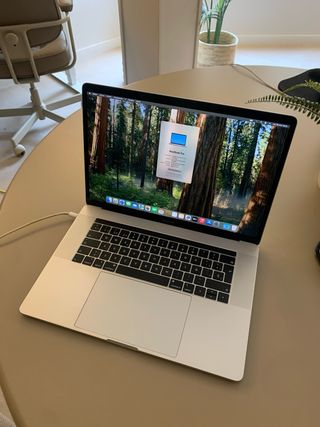 Macbook pro 2019 15” intel core i7