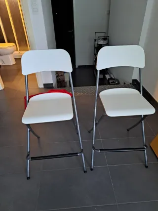 Conjunto mesa plegable y taburetes