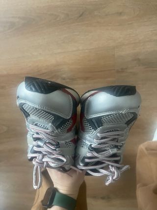 Zapatillas deportivas Zara, talla 37.
