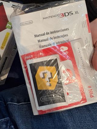 Nintendo 3DS XL roja con poco uso, muy buen estado