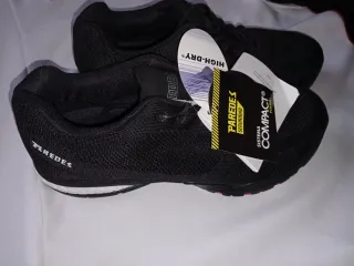 Zapatos de seguridad para hombre marca PAREDES. Nu