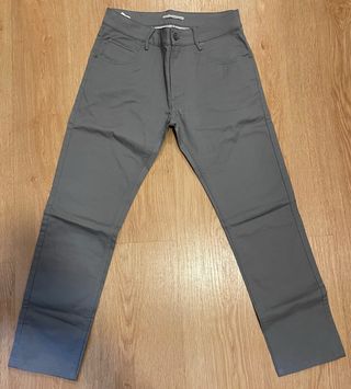 Pantalones grises
