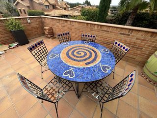 Mesa de forja y mosaico con 6 sillas