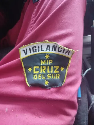 Parche Cruz del Sur de la serie vis a vis