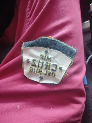 Parche Cruz del Sur de la serie vis a vis