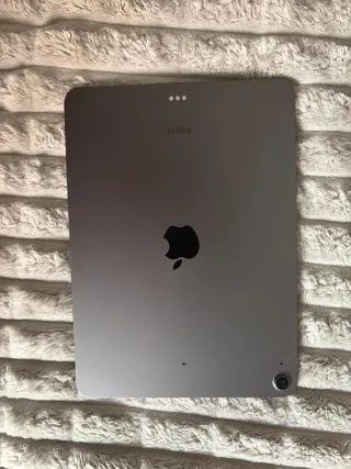 iPad Air 5ª Gen Space Gray & Funda Teclado Apple