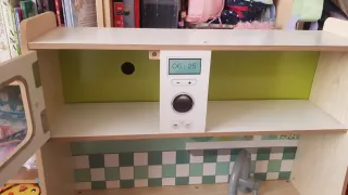 Cocinita de madera con luz y sonido. Buen estado.