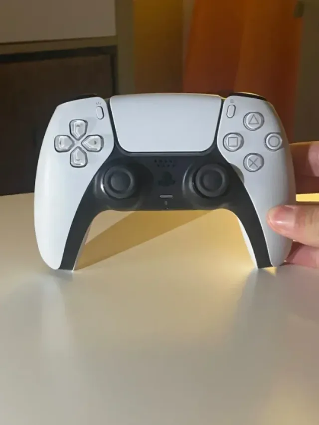 COMO NUEVA Ps5 Slim con mando