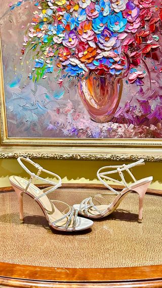 Sandalias plateadas de tiras con piedrecitas decor