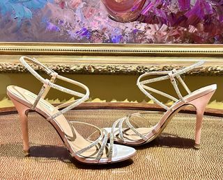 Sandalias plateadas de tiras con piedrecitas decor