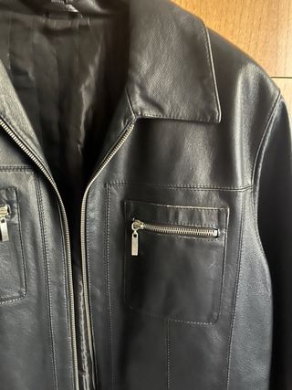 Chaqueta negra de cuero