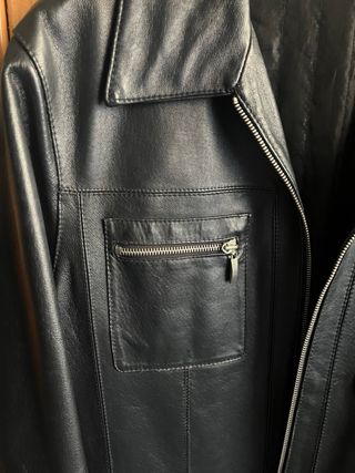 Chaqueta negra de cuero