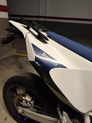Husqvarna 701 supermoto 2016