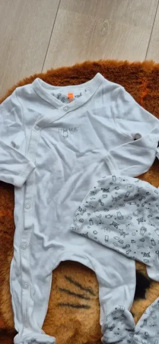 Conjunto bebé 62 pijama y gorro