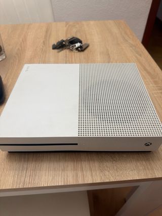 Xbox one s de 1 tera con dos mandos