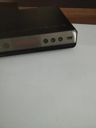 Blu-ray disc player bops100