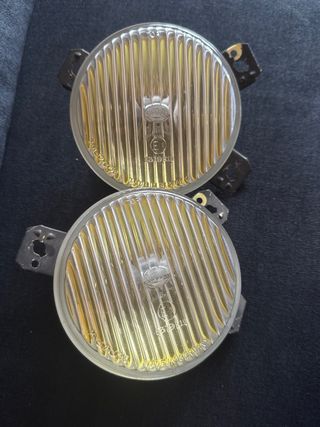 Faros antiniebla Hella Volkswagen Polo Amarillos