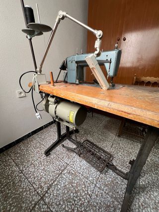 REGALO mesa con maquina de coser ALFA