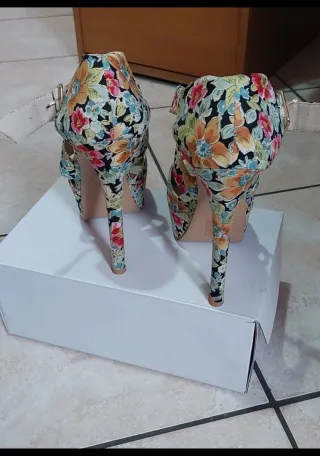 Tacchi fantasia a fiori