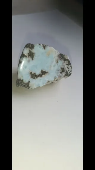Larimar en bruto