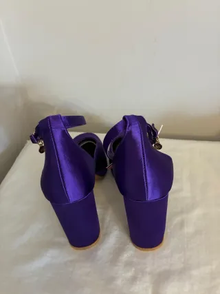 Zapatos de plataforma violetas de Xti