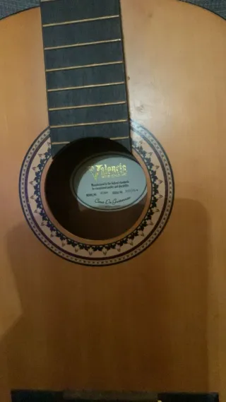 Guitarra clásica de madera Valencia