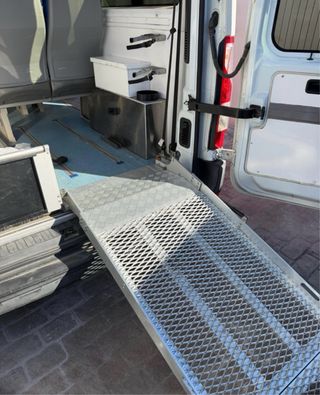 Rampa de metal de Ambulancia