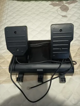 Volante HORI Racing Wheel Apex con pedales