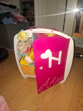 Armario y ropa nenuco