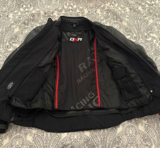 Mono de moto de dos piezas negro y rojo talla 50